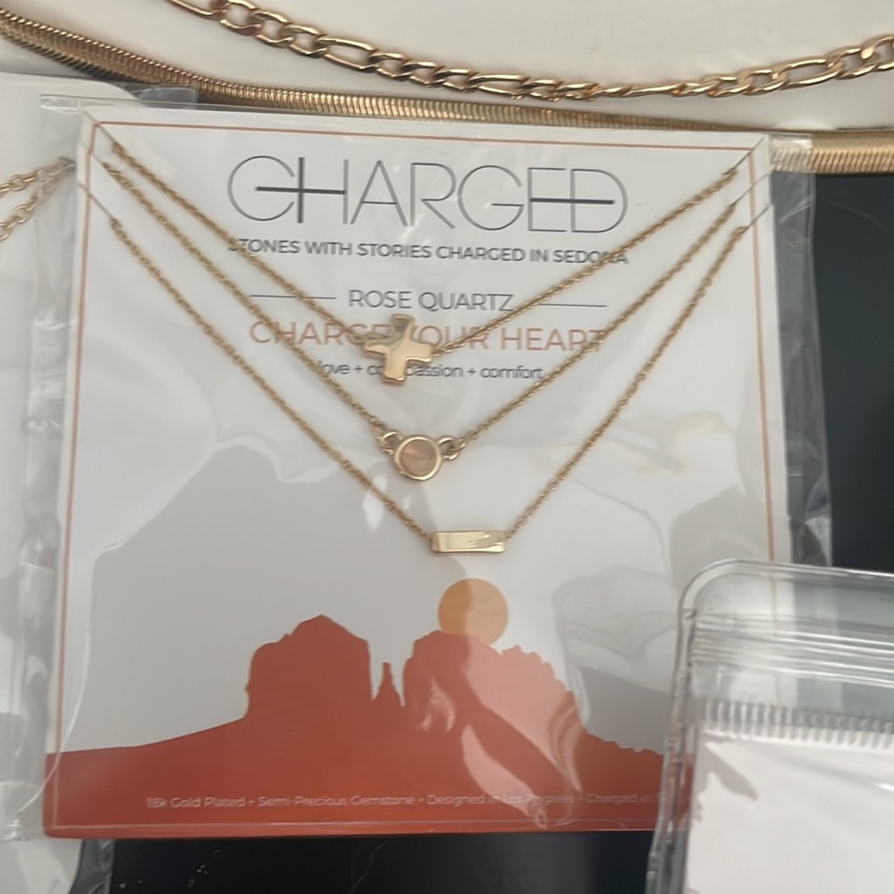Jewelry bundle - Picture 3 of 7